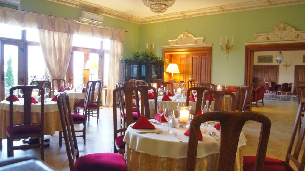 Hotel Sportwerk Tyniec Maly Exteriér fotografie